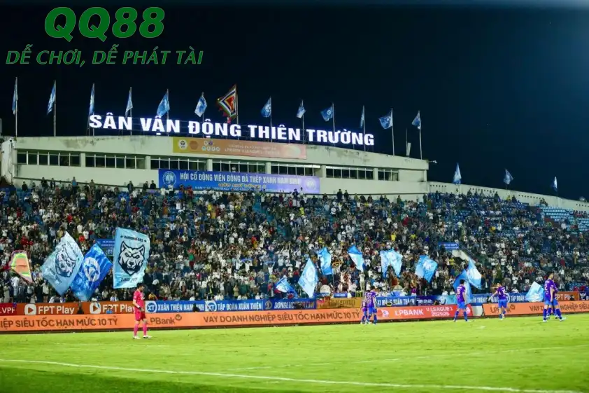 Trận đấu giữa Việt Nam và Malaysia sẽ diễn ra trên SVĐ Thiên Trường. Trận đấu giữa Việt Nam và Malaysia sẽ diễn ra trên SVĐ Thiên Trường.