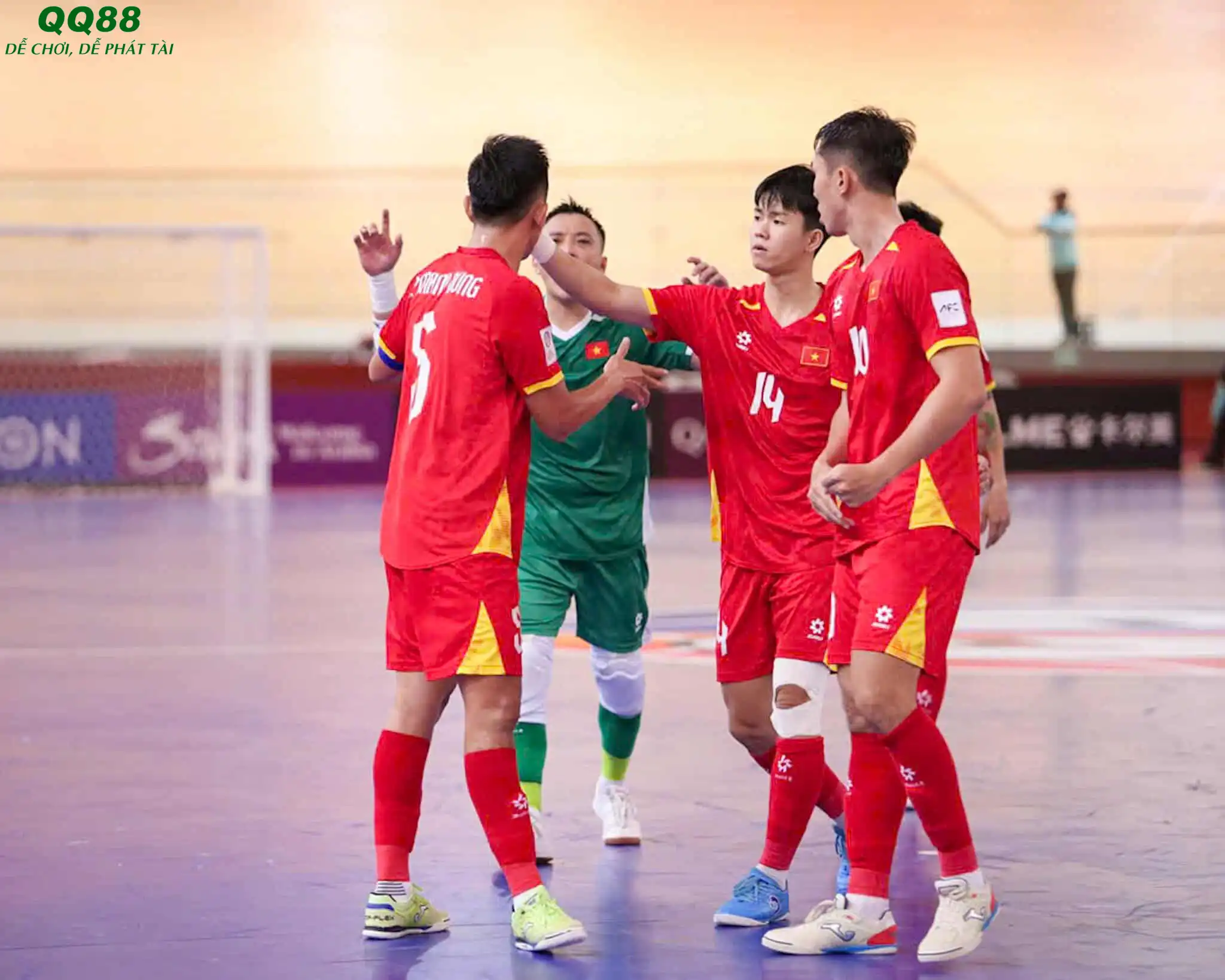 Futsal Việt Nam nhận được không ít lời khen về bản lĩnh thi đấu Futsal Việt Nam nhận được không ít lời khen về bản lĩnh thi đấu